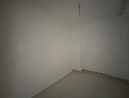 Alsancak Kıbrıs Şehitlerinde 2.Kat 3+1 Kombili Asansörlü Kiralık İş Yeri!