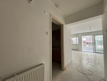 Alsancak Kıbrıs Şehitlerinde 2.Kat 3+1 Kombili Asansörlü Kiralık İş Yeri!