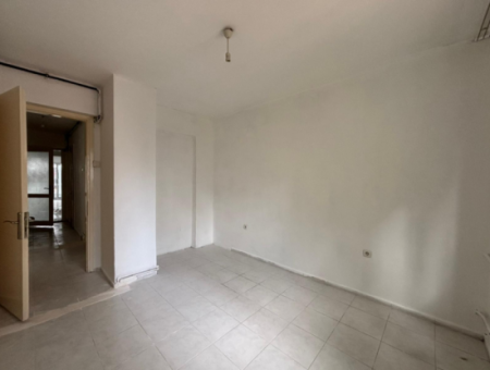 Alsancak Kıbrıs Şehitlerinde 2.Kat 3+1 Kombili Asansörlü Kiralık İş Yeri!