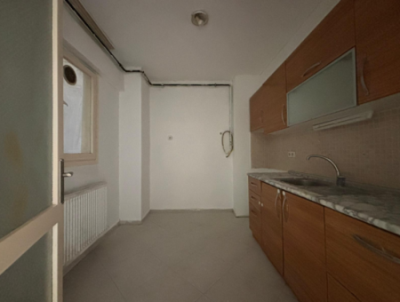 Alsancak Kıbrıs Şehitlerinde 2.Kat 3+1 Kombili Asansörlü Kiralık İş Yeri!