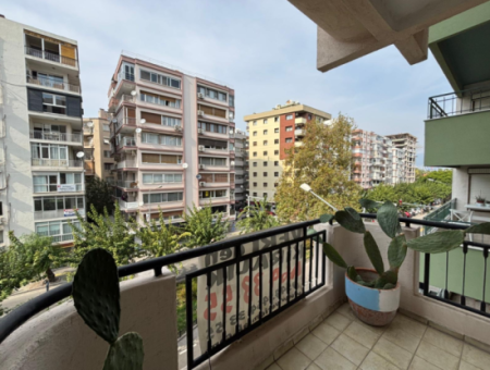 Alsancak Şair Eşref Bulvarında 3+1 115M2 Kiralık Daire!