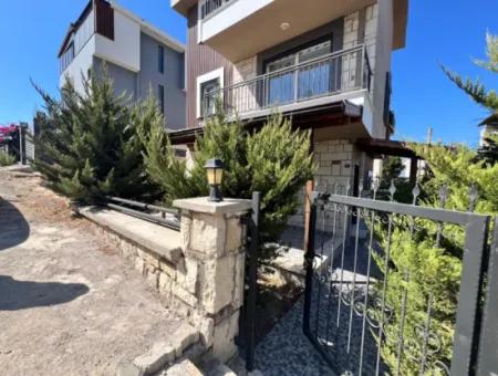 Seferihisar Akarca – Elmastaş Mevkiinde Tam Müstakil 4+1 Deniz Manzaralı Villa