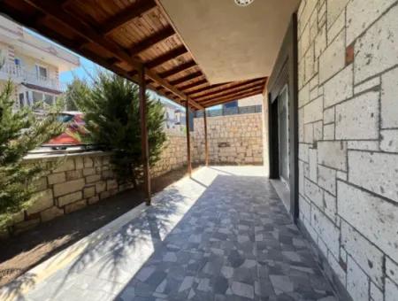 Seferihisar Akarca – Elmastaş Mevkiinde Tam Müstakil 4+1 Deniz Manzaralı Villa