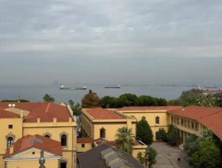 Küçükyalı'da Full Deniz Manzaralı 3+1 140 M2 Masrafsız Daire