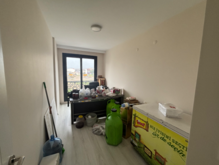 Seferihisar Adliye Sarayı Karşısında Satılık 2+1 Daire