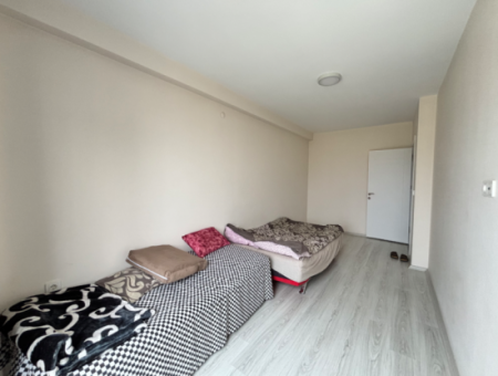 Seferihisar Adliye Sarayı Karşısında Satılık 2+1 Daire