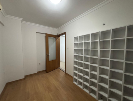 Alsancak  Şair Eşrefte 1.Kat 3+1 Tabela Hakimiyetli Satılık Daire!