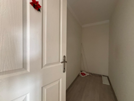 Alsancak  Aliçetinkayada Hastane Acil Karşısı Kiralık İşyeri!