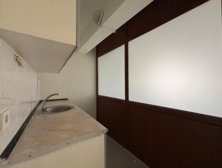 Alsancak  Aliçetinkayada Hastane Acil Karşısı Kiralık İşyeri!