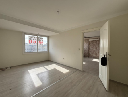 Alsancak  Aliçetinkayada Hastane Acil Karşısı Kiralık İşyeri!