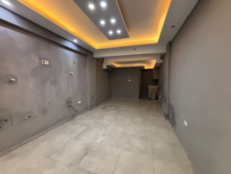 Alsancak Kahramanlar Akıncılar Caddesi Üzerinde 35M2 Wc Li Otomatik Kepenkli Kiralık Dükkan
