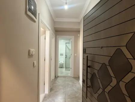 Seferihisar Devlet Hastanesi Yakınında, Sıfır, 1+1 Satılık Daire – Kapalı Otoparklı, Balkonlu Ve Merkezi Konumda