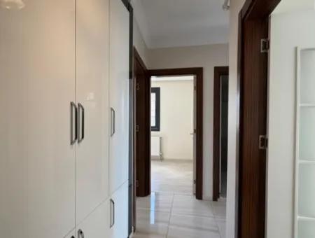 Seferihisar’ın En Sevilen Sokağında, Masrafsız Ve Krediye Uygun Satılık 2+1 Daire