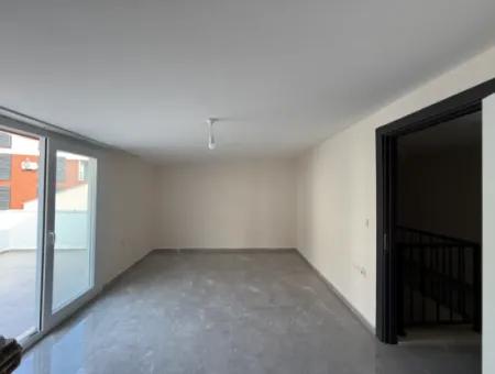 Seferihisar Kent Merkezinde Yerden Isıtmalı, Teraslı Dubleks Kiralık Daire