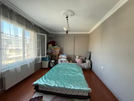 Seferihisar İzmir Caddesi Üzerinde Yeşil Alan Cepheli Kiralık Daire