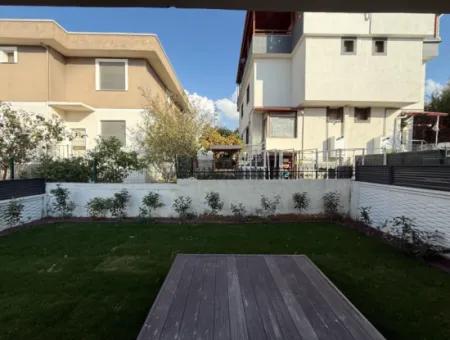 Seferihisar Tepecik’te Butik Site İçerisinde, Peyzajı Hazır Satılık 3+1 Villa