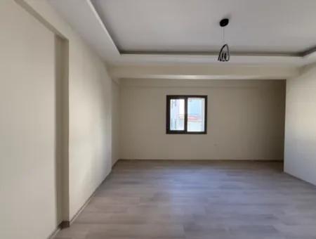 Seferihisar Tepecik’te Butik Site İçerisinde, Peyzajı Hazır Satılık 3+1 Villa