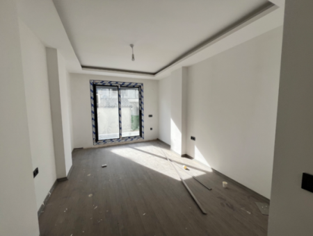 Seferihisar Çolakıbrahim Bey Mahallesi – Stadyum Yakınında Bahçe Kullanımlı 1+1 Sıfır Daire