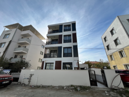 Seferihisar Çolakıbrahim Bey Mahallesi – Stadyum Yakınında Bahçe Kullanımlı 1+1 Sıfır Daire