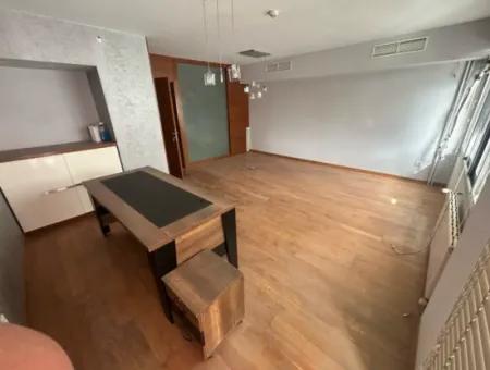 Alsancak Kıbrıs Şehitlerinde, Sevinç Pastanesi Yakınında Prestijli Ve Tabela Değeri Yüksek Ofis!