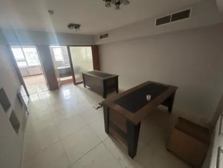 Alsancak Kıbrıs Şehitlerinde, Sevinç Pastanesi Yakınında Prestijli Ve Tabela Değeri Yüksek Ofis!