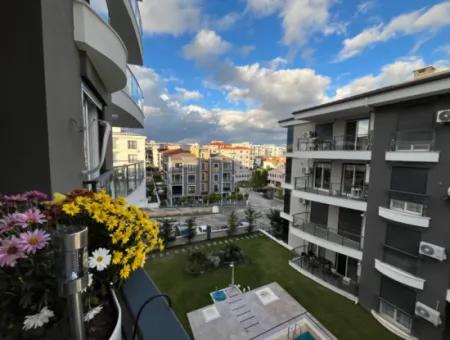 Seferihisar Camikebir Mahallesi – İklımkent Sitesi - Havuzlu, Modern Ve Ferah 2+1 Daire