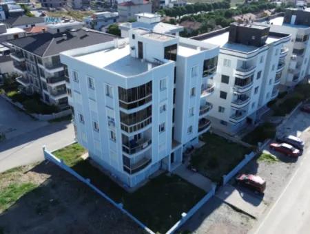 Seferihisar İzmir Caddesi Üzerinde Yeşil Alan Cepheli • Satılık 3+1 Daire