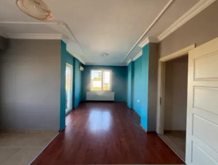 Seferihisar İzmir Caddesi Üzerinde Yeşil Alan Cepheli • Satılık 3+1 Daire