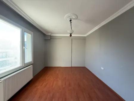 Seferihisar İzmir Caddesi Üzerinde Yeşil Alan Cepheli • Satılık 3+1 Daire