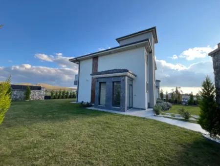 Seferihisar Bahçeşehir – Özel Yaşam Konseptli Lüks Villa