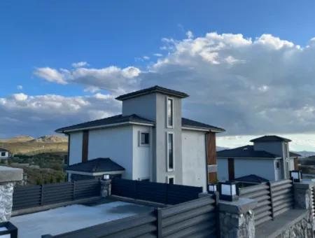 Seferihisar Bahçeşehir – Özel Yaşam Konseptli Lüks Villa