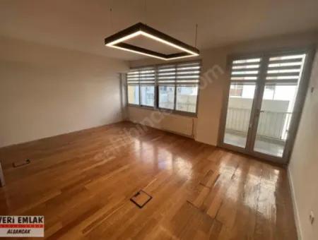 Alsancak Kıbrıs Şehitlerinde, Sevinç Pastanesi Yakınında Prestijli Ve Tabela Değeri Yüksek Ofis!