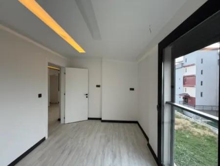 Seferihisar Camikebir – Gözsüzler Bölgesinde 2+1 Arakat Kiralık Daire