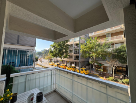 Alsancak Plevne Bul. 1.Kat 3+1 Diş Doktoruna Kiralık Eşyalı Muayene!