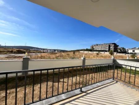 Seferihisar Gözsüzler Caddesi Üzerinde 2+1 Bahçe Kullanımlı Daire