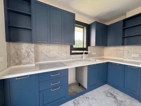 Sığacık’ta Havuzlu 3 Oda 1 Salon Satılık Müstakil Villa