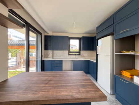 Sığacık’ta Havuzlu 3 Oda 1 Salon Satılık Müstakil Villa