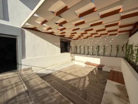 Seferihisar Gözsüzler’de Köşe Parsel 4+2 Lüks Villa!