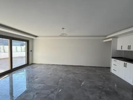 Seferihisar Gözsüzler’de Köşe Parsel 4+2 Lüks Villa!