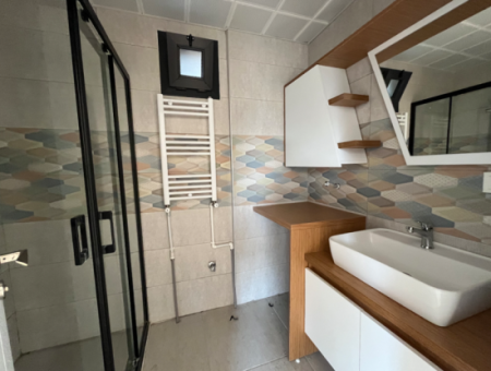 Seferihisar Camikebir – Gözsüzler Caddesinde Havuzlu Sitede Lüks Daire