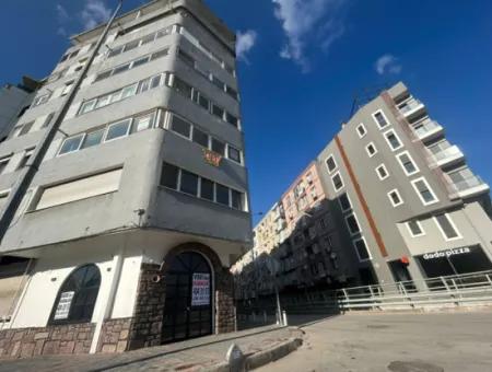Gazi Hastanesi Yakınında Köşe Başı, 3 Cepheli, Masrafsız Dükkan