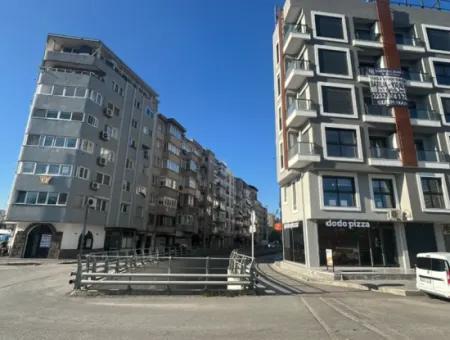 Gazi Hastanesi Yakınında Köşe Başı, 3 Cepheli, Masrafsız Dükkan