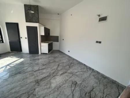 Gazi Hastanesi Yakınında Köşe Başı, 3 Cepheli, Masrafsız Dükkan