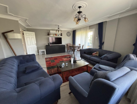 Alsancak Kahramanlarda Masrasız Fuar Cepheli 3+1 Satılık Eşyalı Daire!