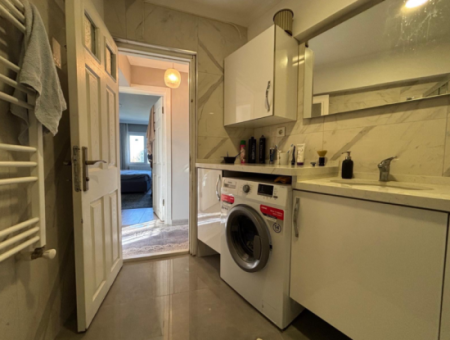 Alsancak Kahramanlarda Masrasız Fuar Cepheli 3+1 Satılık Eşyalı Daire!