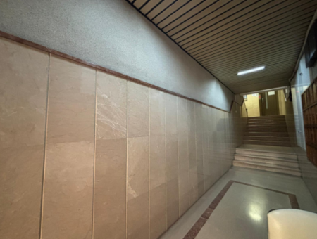 Konak Pasaport Gazi Bulvarı Yakını Wc’li 20M2  Satılık İş Yeri!