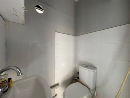 Konak Pasaport Gazi Bulvarı Yakını Wc’li 20M2  Satılık İş Yeri!