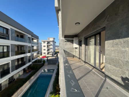 Seferihisar Camikebir’de Site İçinde Satılık 2+1 Daire