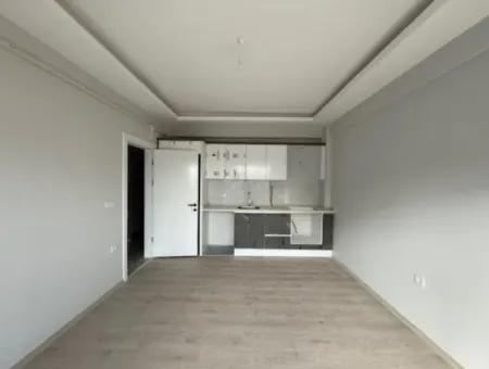 Seferihisar Camikebir'de Yatırım İçin Modern 2+1 Daire