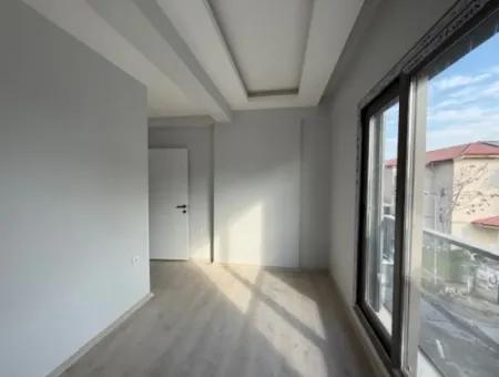 Seferihisar Camikebir'de Yatırım İçin Modern 2+1 Daire